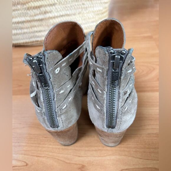 FRYE Women's Naomi Pickstitch Shootie Ankle Boot Ash Grey Suede Size 6 GUC - Picture 6 of 11